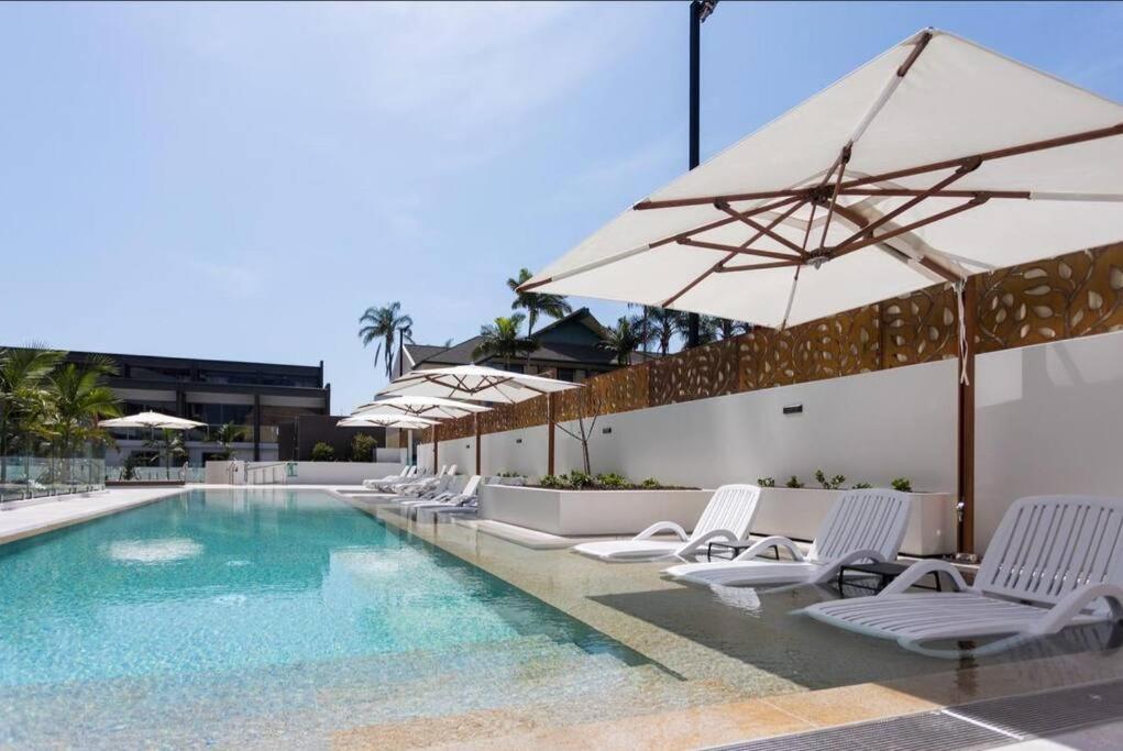 Modern 1 Brm Apartment With Pool Close To Beach Gold Coast Eksteriør bilde