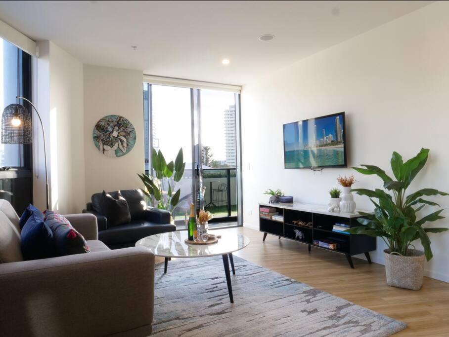 Modern 1 Brm Apartment With Pool Close To Beach Gold Coast Eksteriør bilde